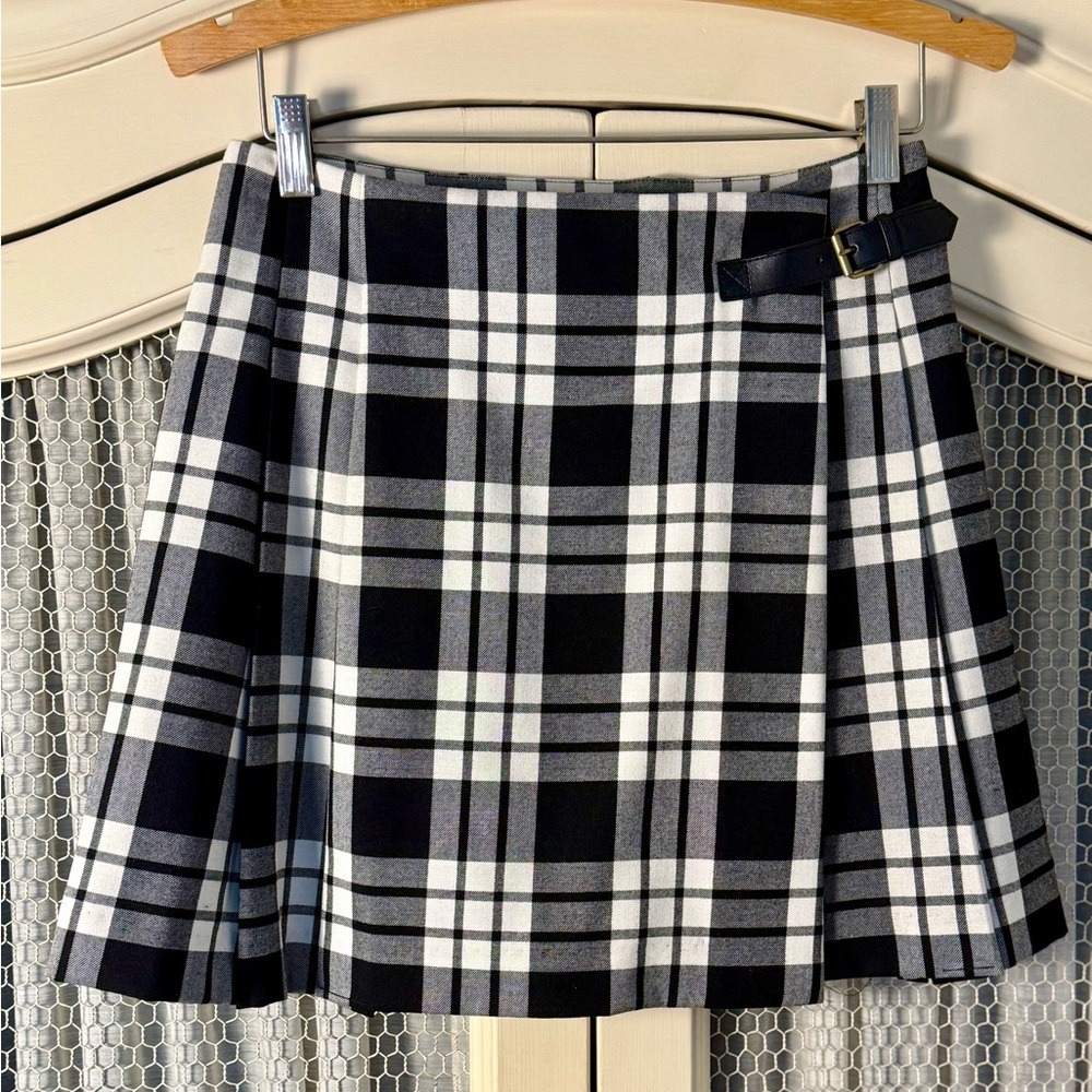 UNIQLO Black & White Plaid Pleated Preppy Academia Skirt